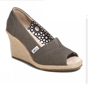TOMS 'Calypso' Gray Canvas Wedge Sz